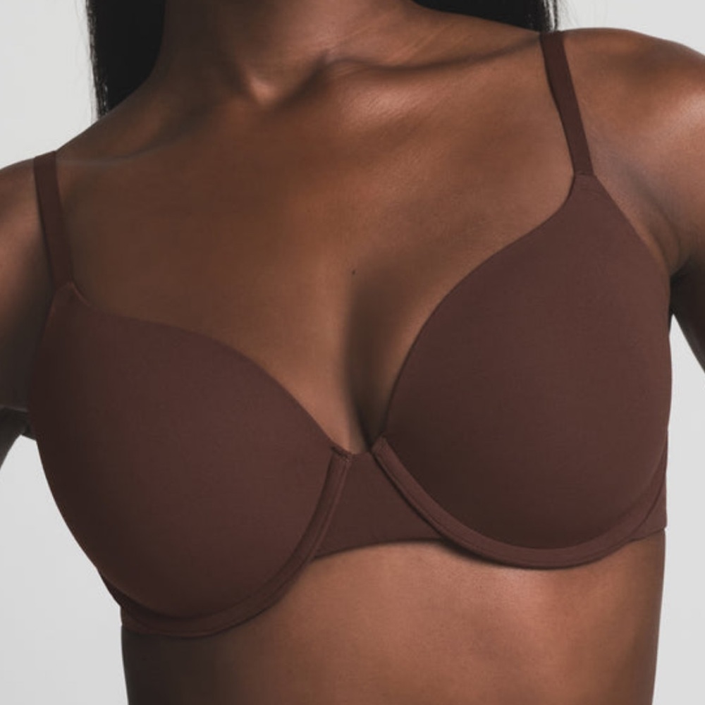 SKIMS Fits Everybody T Shirt Bra